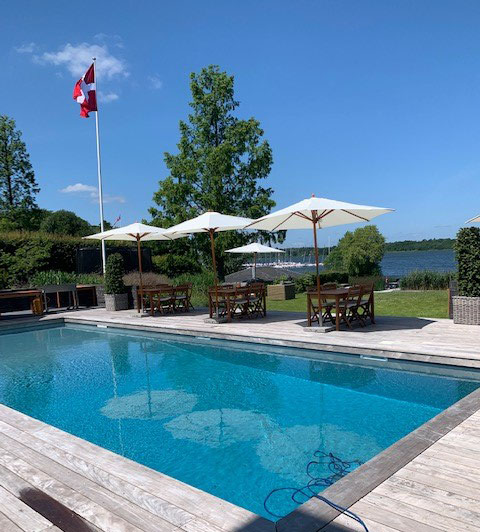 Lounge at pool side