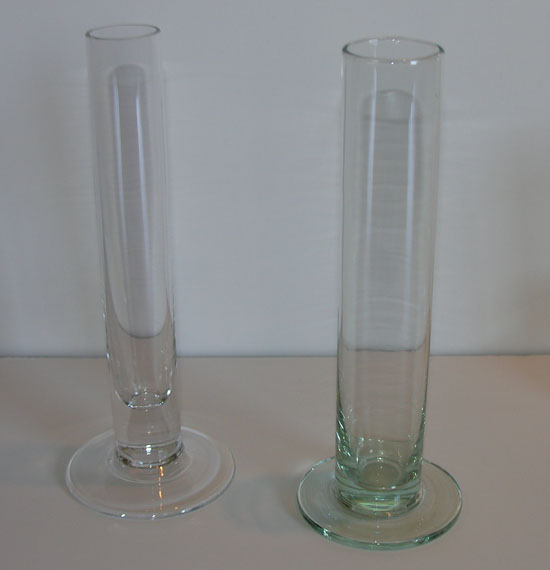 Glass vase - single - foot diameter 8cm