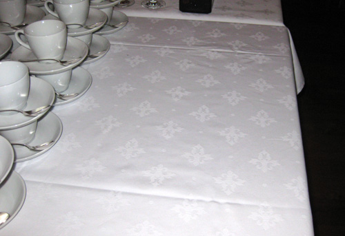 Table cloth white Fleur-de-lis 140x140cm