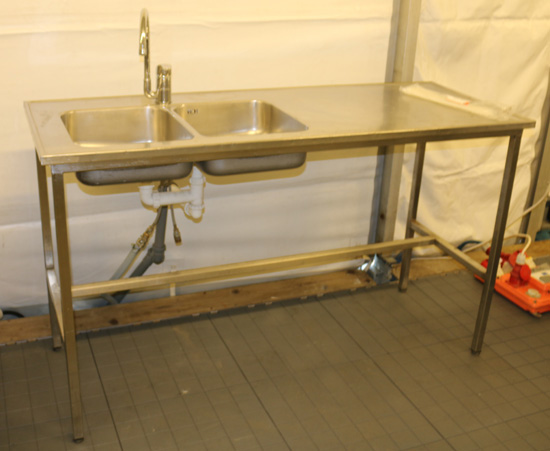 185-81120 m.fl. Stainless tables in all sizes